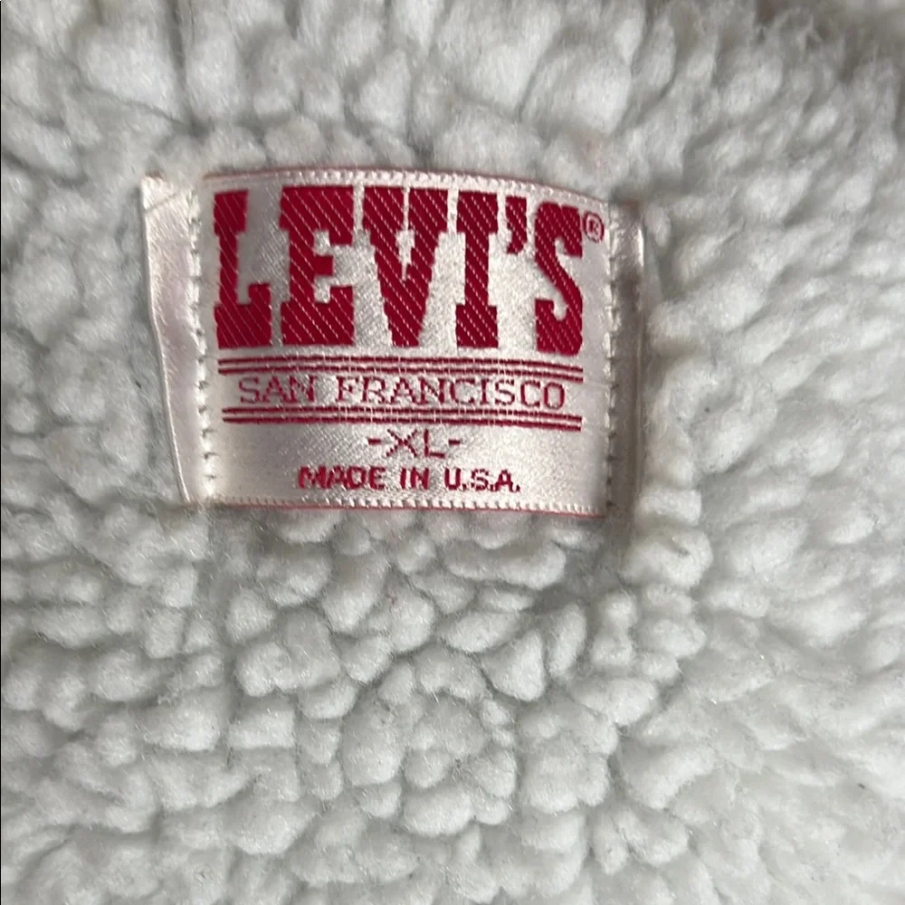 Levi's Charcoal Denim Jacket with White Lining - Picture 14 of 14